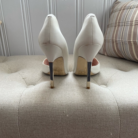 Aldo white pumps size 7.5 - Picture 3 of 3